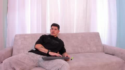 heteros men online show from 05.19.26