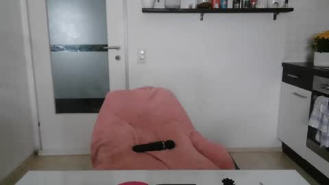 lara online show from 04.27.26
