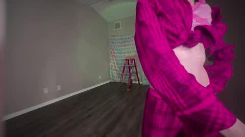 Snapshot of hexivu chatting on 12.23.24 salem online show from 12.23.24