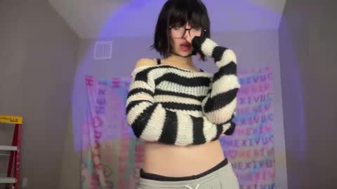 Snapshot of hexivu chatting on 01.17.25 salem online show from 01.17.25