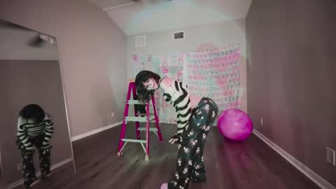 Snapshot of hexivu chatting on 01.23.25 salem online show from 01.23.25