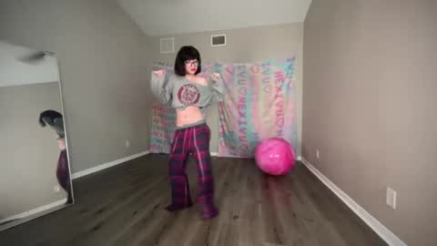 Snapshot of hexivu chatting on 02.24.25 salem online show from 02.24.25