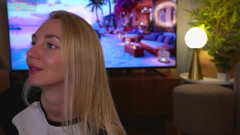 Snapshot of hey_becky chatting on 02.13.26 Becky online show from 02.13.26