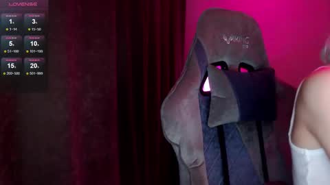  Nora  online show from 09.22.25