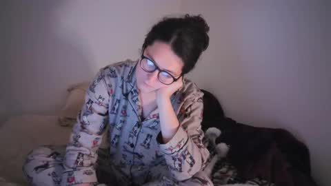 Ada Sophie online show from 01.06.25