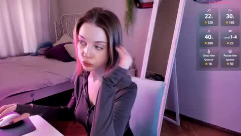 heyydoraa_ online show from 03.11.25