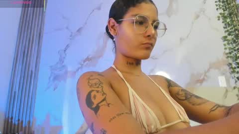 heyyo1808 online show from 10.03.25