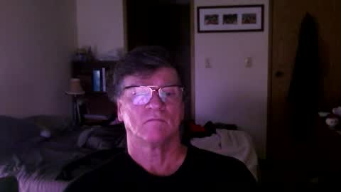 Snapshot of hg99too chatting on 10.28.25 hg99too online show from 10.28.25