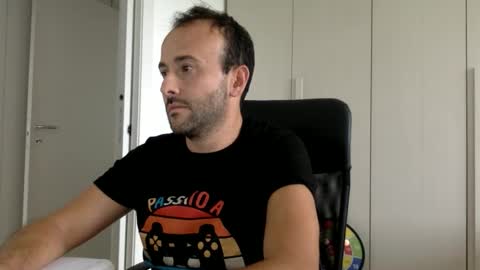 Snapshot of hhombre chatting on 09.15.25 hhombre online show from 09.15.25