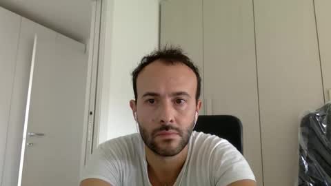 Snapshot of hhombre chatting on 09.18.25 hhombre online show from 09.18.25