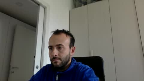 Snapshot of hhombre chatting on 10.30.25 hhombre online show from 10.30.25