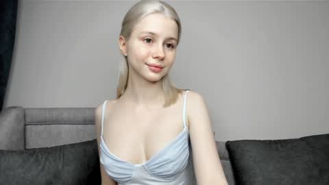 Snapshot of hi_popsy chatting on 09.30.25 Popsy Risha online show from 09.30.25