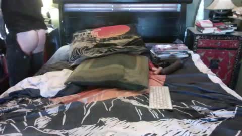 Snapshot of hiasallfuk13 chatting on 10.28.25 HARDCORE13 online show from 10.28.25