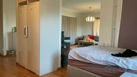 hichemlacoste333 online show from 10.18.25