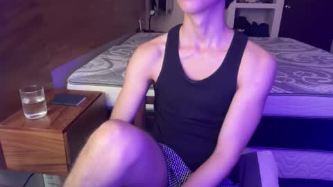 hiddendeseos online show from 10.25.25