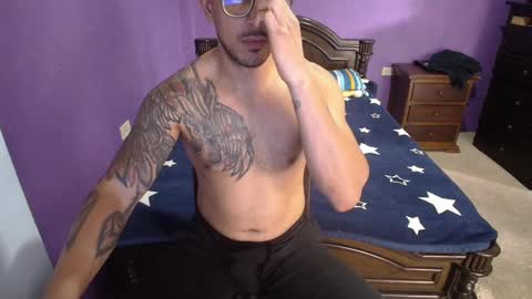 Snapshot of hidenbook chatting on 01.08.25 Hiden online show from 01.08.25