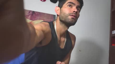 hideonbush online show from 03.03.26