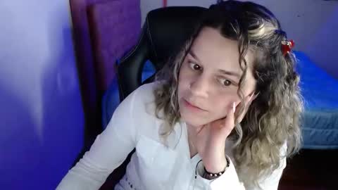 Snapshot of hikary_hall chatting on 09.22.25 Tatiana online show from 09.22.25