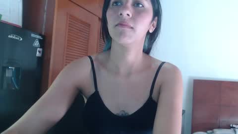 hilaril18 online show from 01.18.25