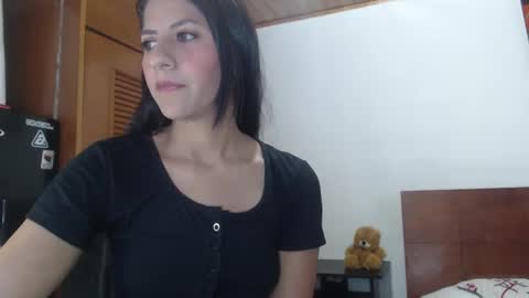 hilaril18 online show from 01.24.25