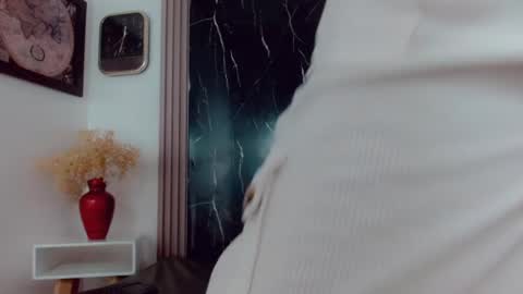 Hilary Avilan online show from 04.16.26