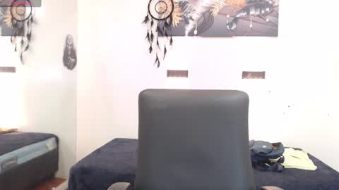 H I L A R Y online show from 12.03.24