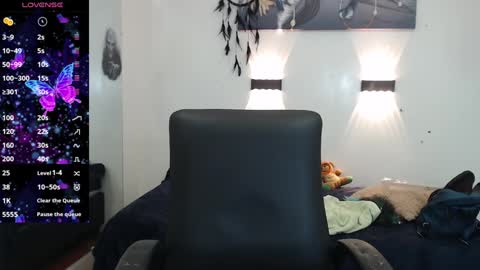 H I L A R Y online show from 12.04.24