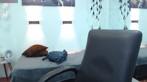 H I L A R Y online show from 01.18.25