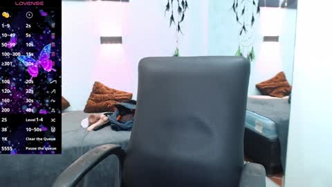 H I L A R Y online show from 01.24.25