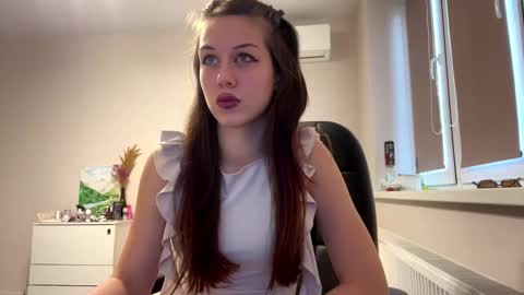 Hi Im Elizabeth online show from 11.21.25