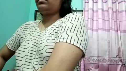 Snapshot of himuhimu22 chatting on 01.21.25 himuhimu22 online show from 01.21.25