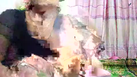 Snapshot of himuhimu22 chatting on 03.04.25 himuhimu22 online show from 03.04.25