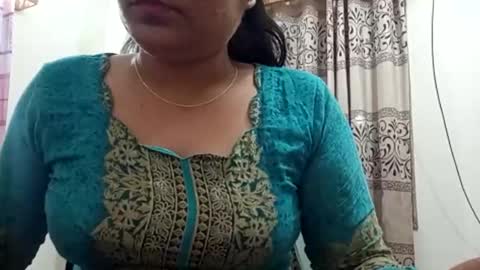 Snapshot of himuhimu22 chatting on 09.11.25 himuhimu22 online show from 09.11.25