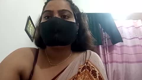 Snapshot of himuhimu22 chatting on 10.08.25 himuhimu22 online show from 10.08.25