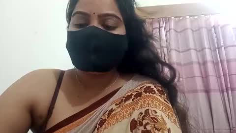 Snapshot of himuhimu22 chatting on 10.18.25 himuhimu22 online show from 10.18.25