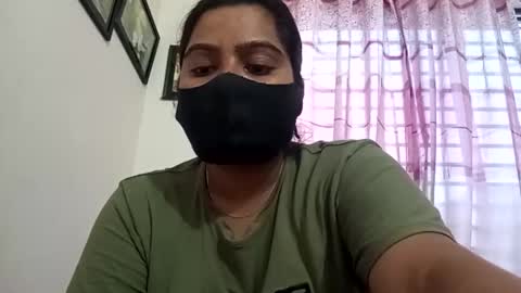 Snapshot of himuhimu22 chatting on 10.28.25 himuhimu22 online show from 10.28.25