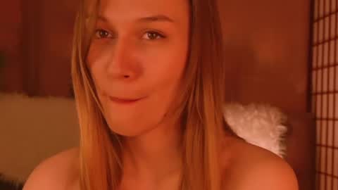 Snapshot of hina_derry_ chatting on 01.05.25 Hina online show from 01.05.25