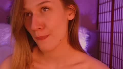 Snapshot of hina_derry_ chatting on 01.05.25 Hina online show from 01.05.25