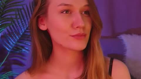 Snapshot of hina_derry_ chatting on 01.13.25 Hina online show from 01.13.25