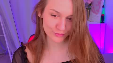 Snapshot of hina_derry_ chatting on 04.15.26 Hina online show from 04.15.26