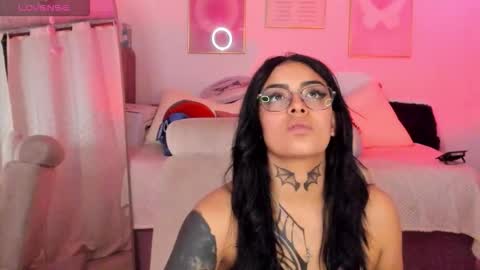  Karol  Independent Model online show from 09.17.25