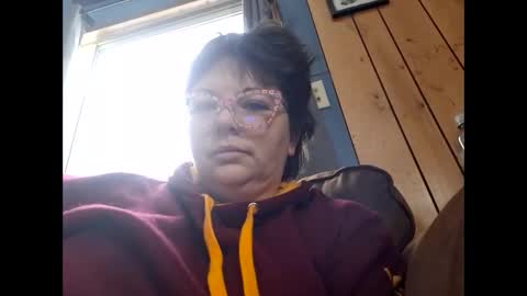 Snapshot of hippihope420 chatting on 02.11.25 Bella online show from 02.11.25