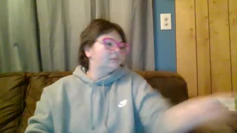 Snapshot of hippihope420 chatting on 02.13.25 Bella online show from 02.13.25