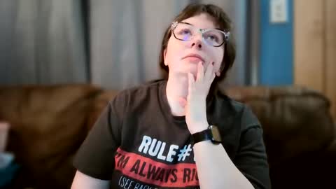 Snapshot of hippihope420 chatting on 02.24.25 Bella online show from 02.24.25