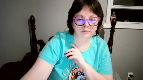 Snapshot of hippihope420 chatting on 03.09.25 Bella online show from 03.09.25