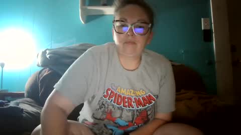 Snapshot of hippihope420 chatting on 09.09.25 Bella online show from 09.09.25