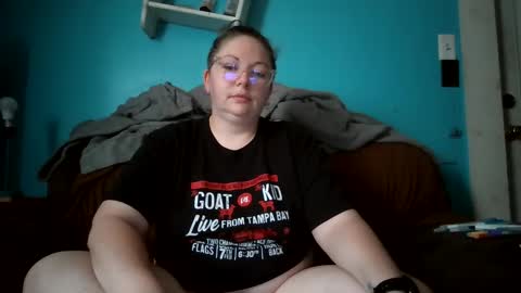 Snapshot of hippihope420 chatting on 09.18.25 Bella online show from 09.18.25