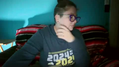 Snapshot of hippihope420 chatting on 10.26.25 Bella online show from 10.26.25