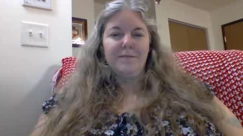 hippysnewhere online show from 06.09.26