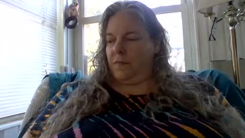 hippysnewhere online show from 06.21.26